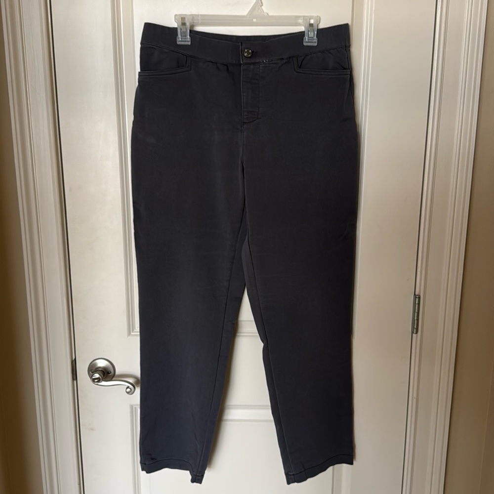 Intro Love the Fit from Dillards pant.  Straight front w/pockets.  Gray. Size 12